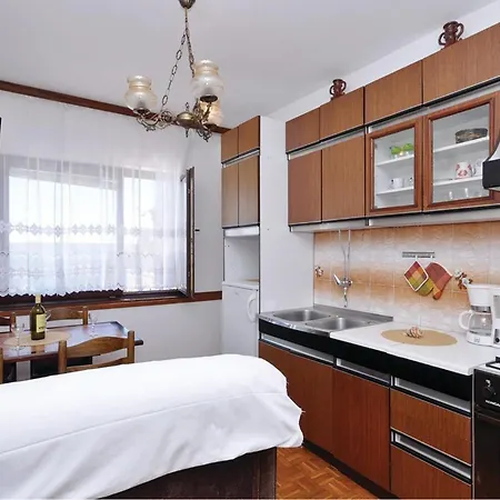 2 Bedroom Lovely Apartment In Starigrad Paklenica Exterior photo