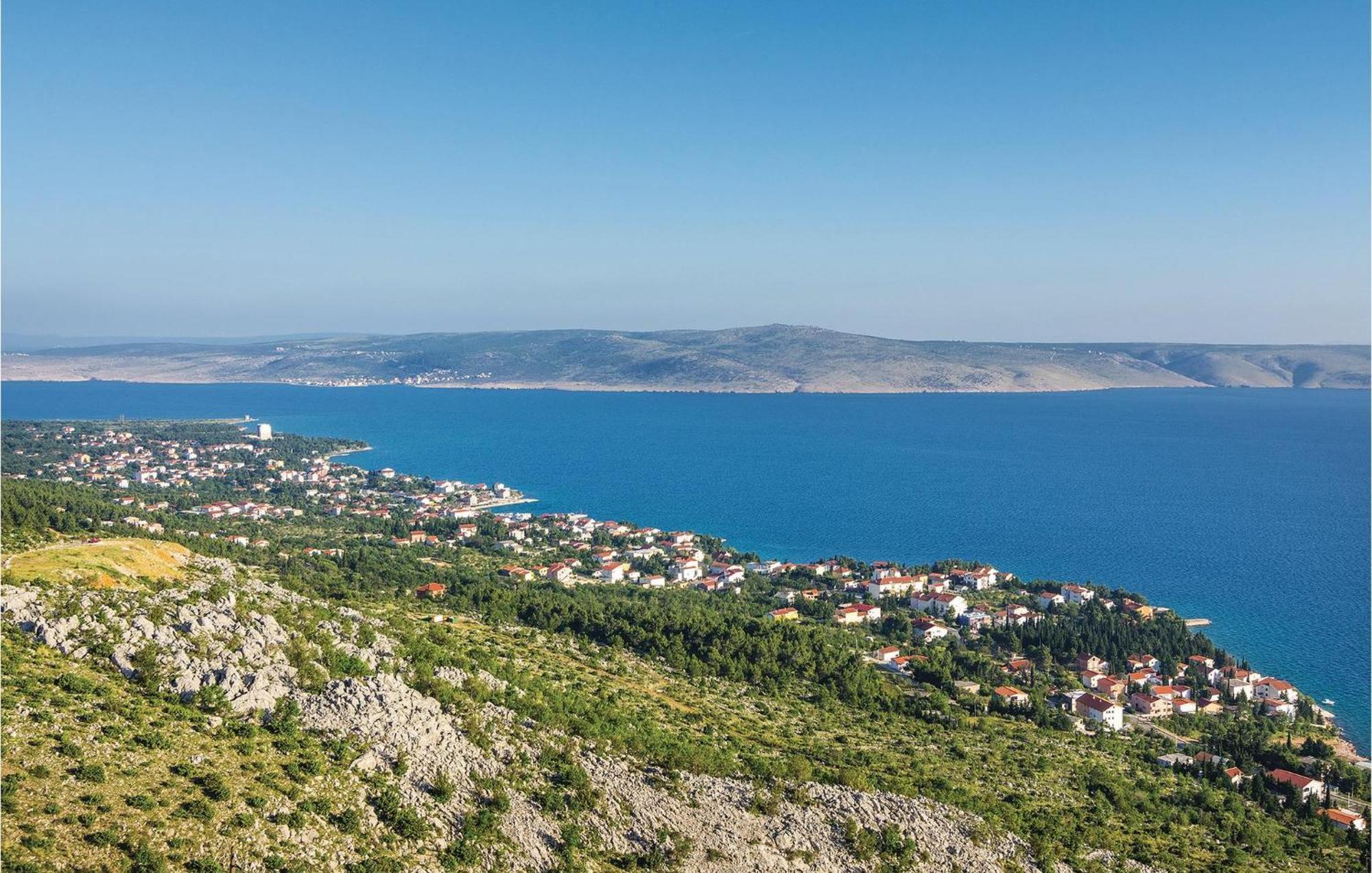 2 Bedroom Lovely Apartment In Starigrad Paklenica Apartment