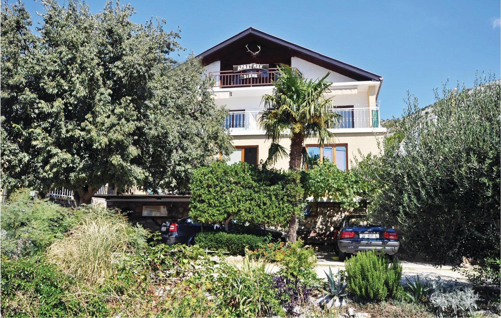 Apartment 2 Bedroom Lovely Apartment In Starigrad Paklenica *